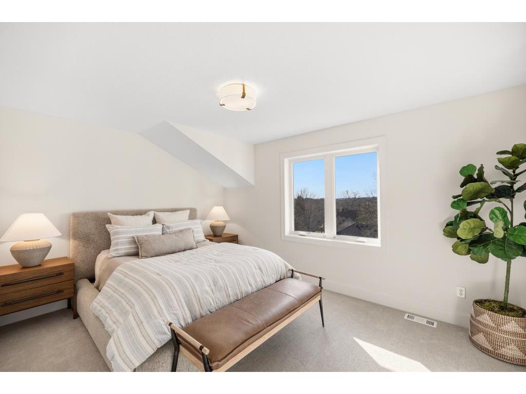 11184 Johnson Ridge Eden Prairie MN 55347 6775367 image25