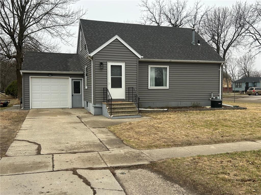 1119 Grand Avenue Worthington MN 56187 6685666 image1