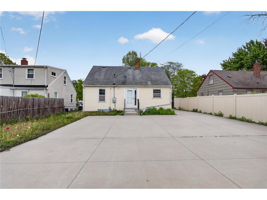 1119 Kingsford Street Saint Paul MN 55106 7068393 image2
