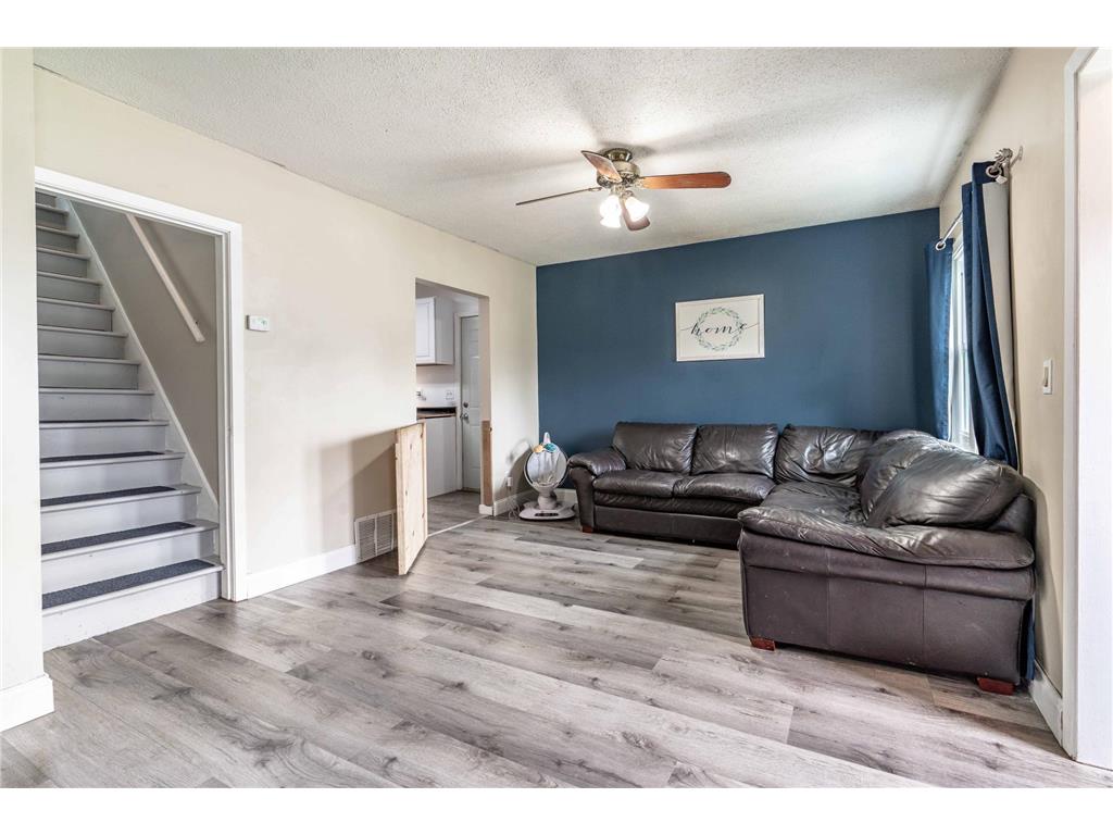 1119 N Lake Street Fergus Falls MN 56537 7076818 image16