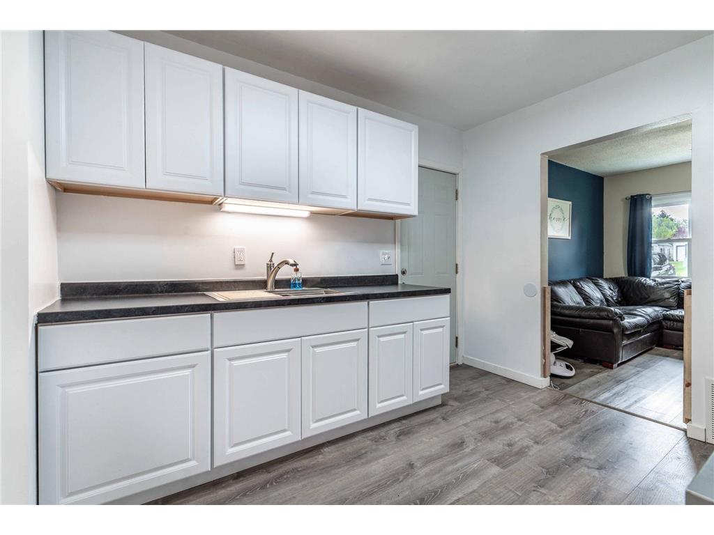 1119 N Lake Street Fergus Falls MN 56537 7076818 image21