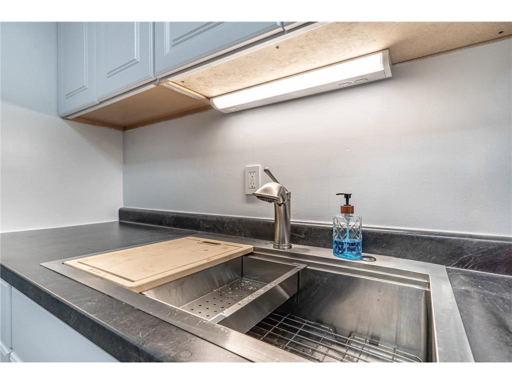 1119 N Lake Street Fergus Falls MN 56537 7076818 image22