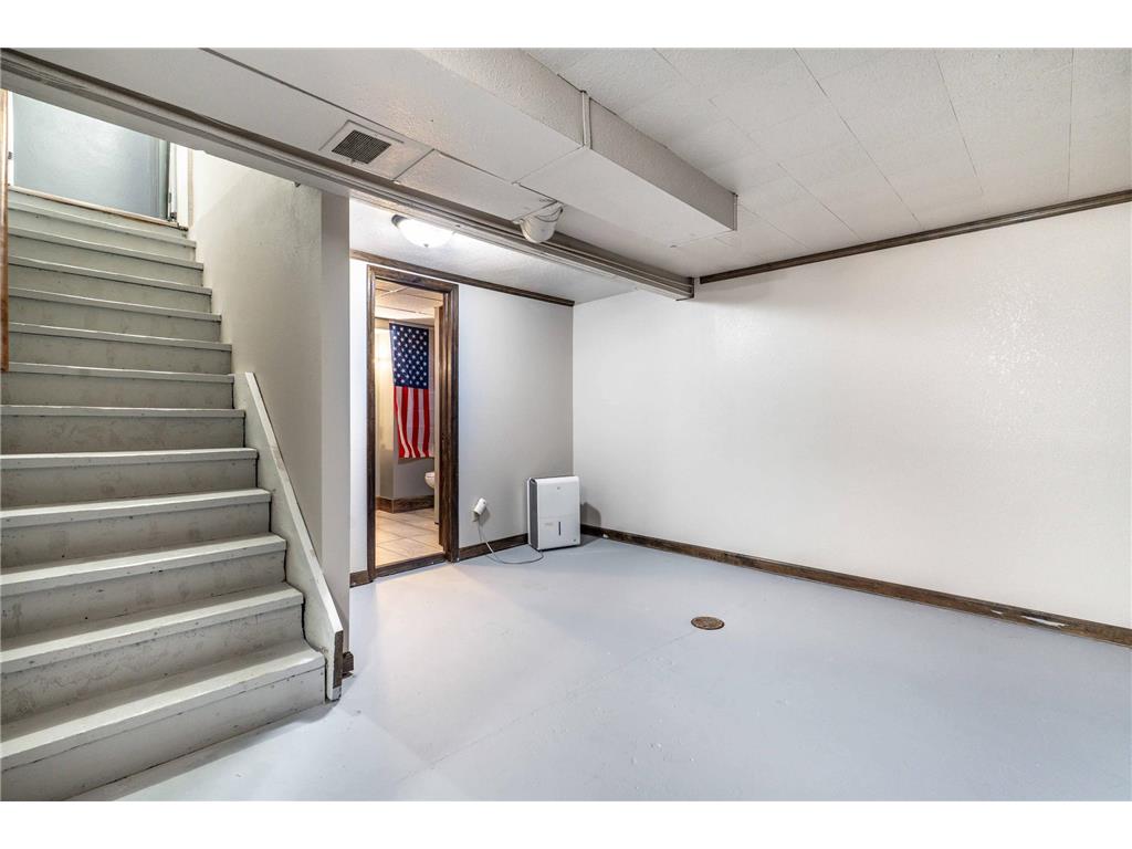 1119 N Lake Street Fergus Falls MN 56537 7076818 image37