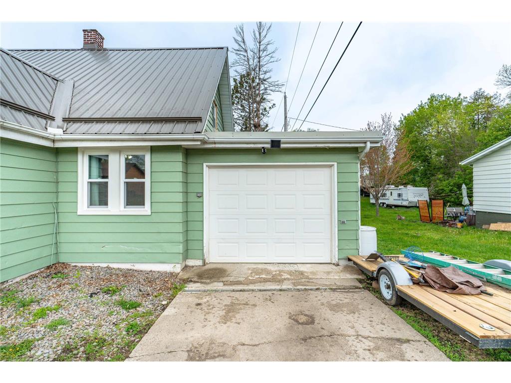 1119 N Lake Street Fergus Falls MN 56537 7076818 image4