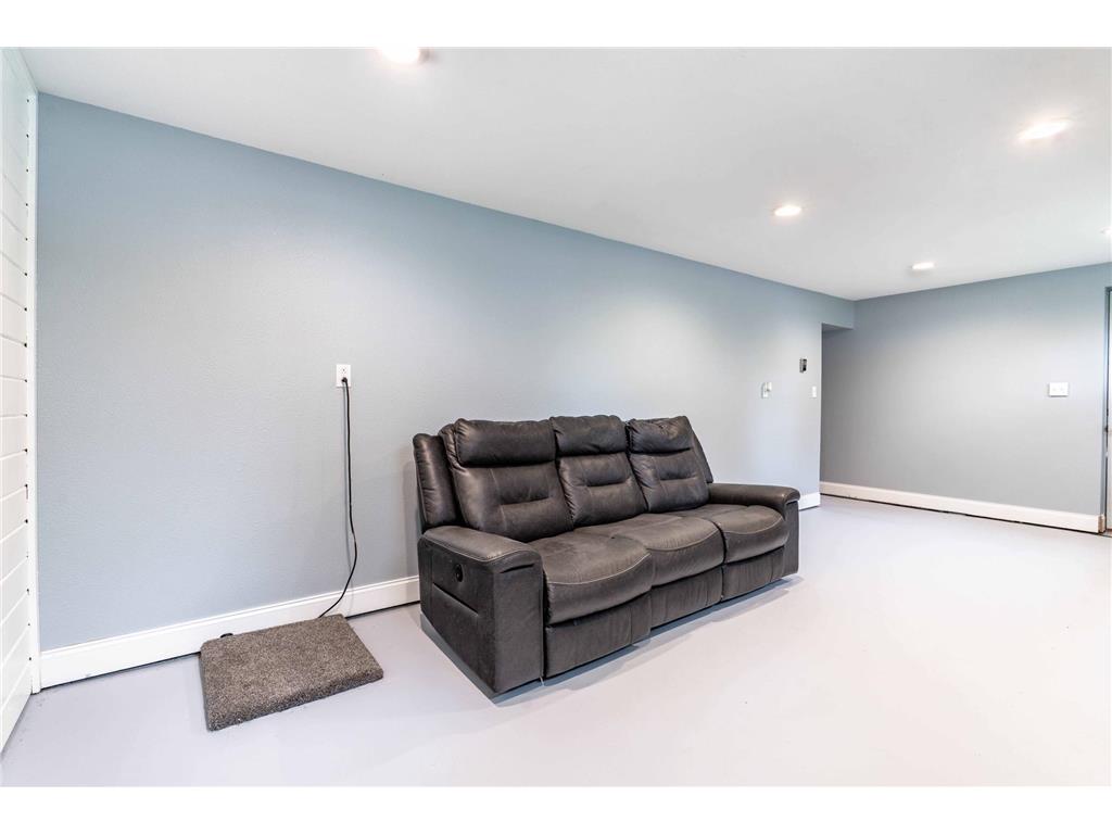 1119 N Lake Street Fergus Falls MN 56537 7076818 image45