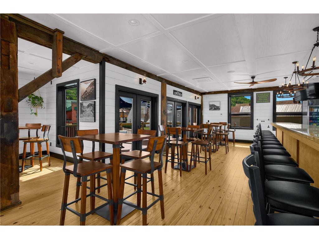 112-115 N Shore Drive Fountain City WI 54629 - Mississippi 6755900 image17