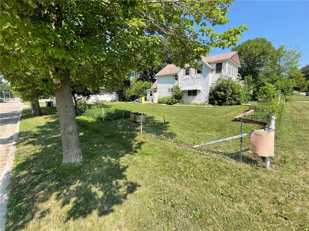 112 1st Avenue NW Elbow Lake MN 56531 6396908 image1