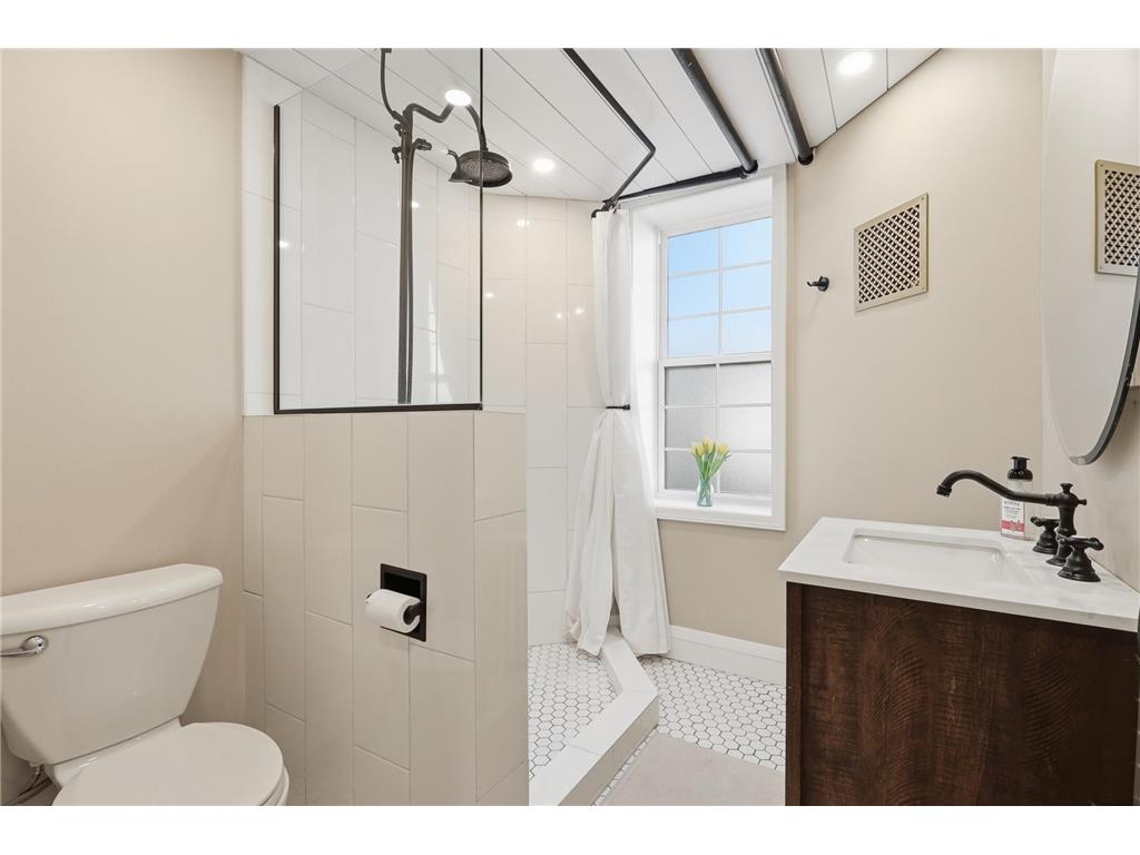 112 2nd Avenue NW Faribault MN 55021 6810773 image3