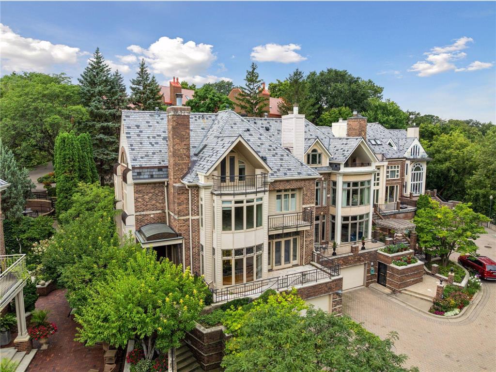 112 Groveland Terrace Minneapolis MN 55403 6704359 image1