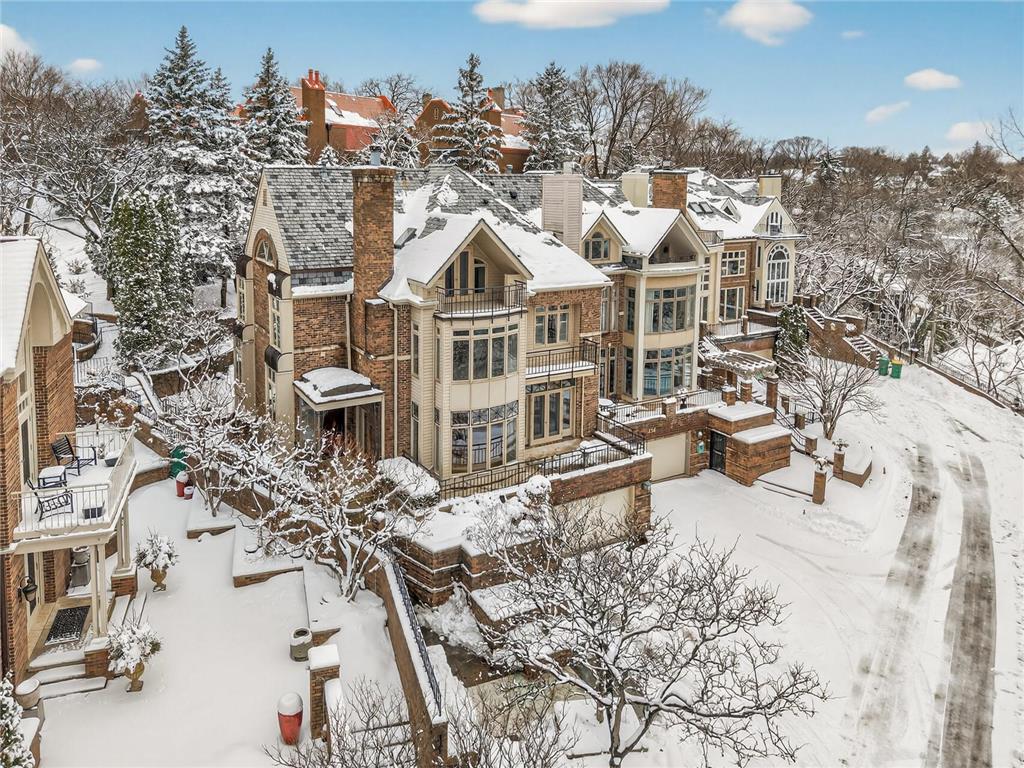 112 Groveland Terrace Minneapolis MN 55403 7021361 image1