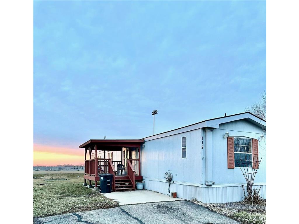 112 Kingsway Drive North Mankato MN 56003 6772087 image1