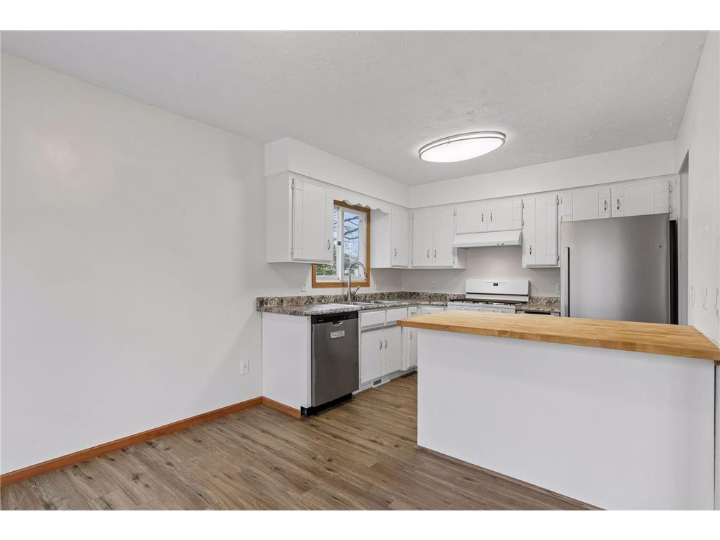 112 Mcgregor Avenue N Mahtomedi MN 55115 - White Bear 7058296 image15