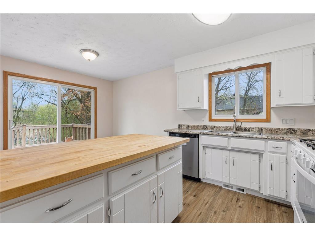 112 Mcgregor Avenue N Mahtomedi MN 55115 - White Bear 7058296 image18