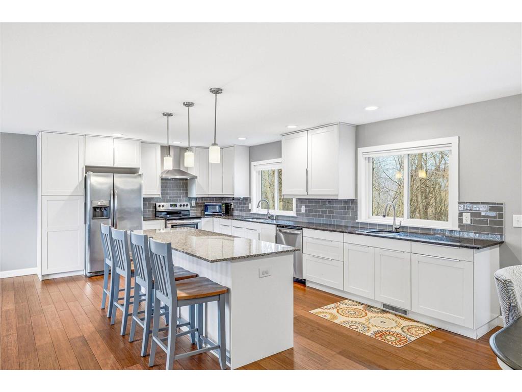112 Pony Lane E Apple Valley MN 55124 7035204 image1