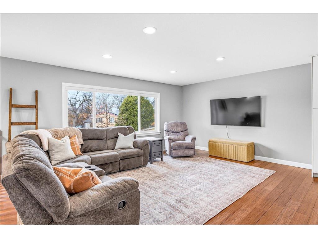 112 Pony Lane E Apple Valley MN 55124 7035204 image6