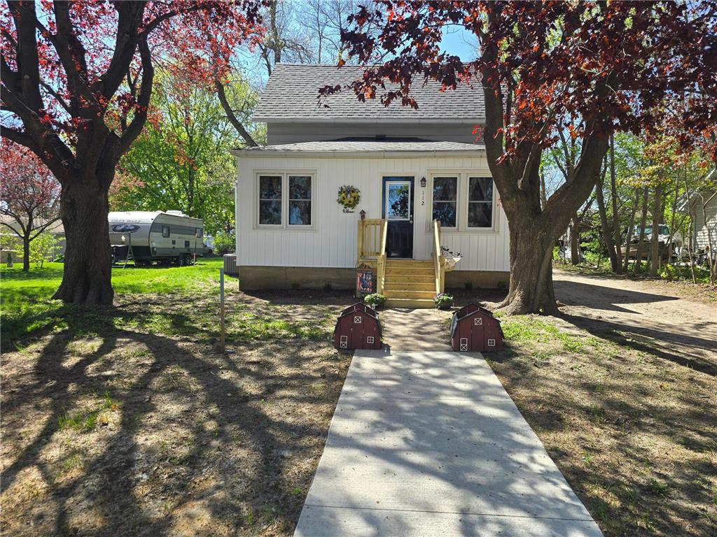 112 S 2nd Street Kiester MN 56051 7067000 image1