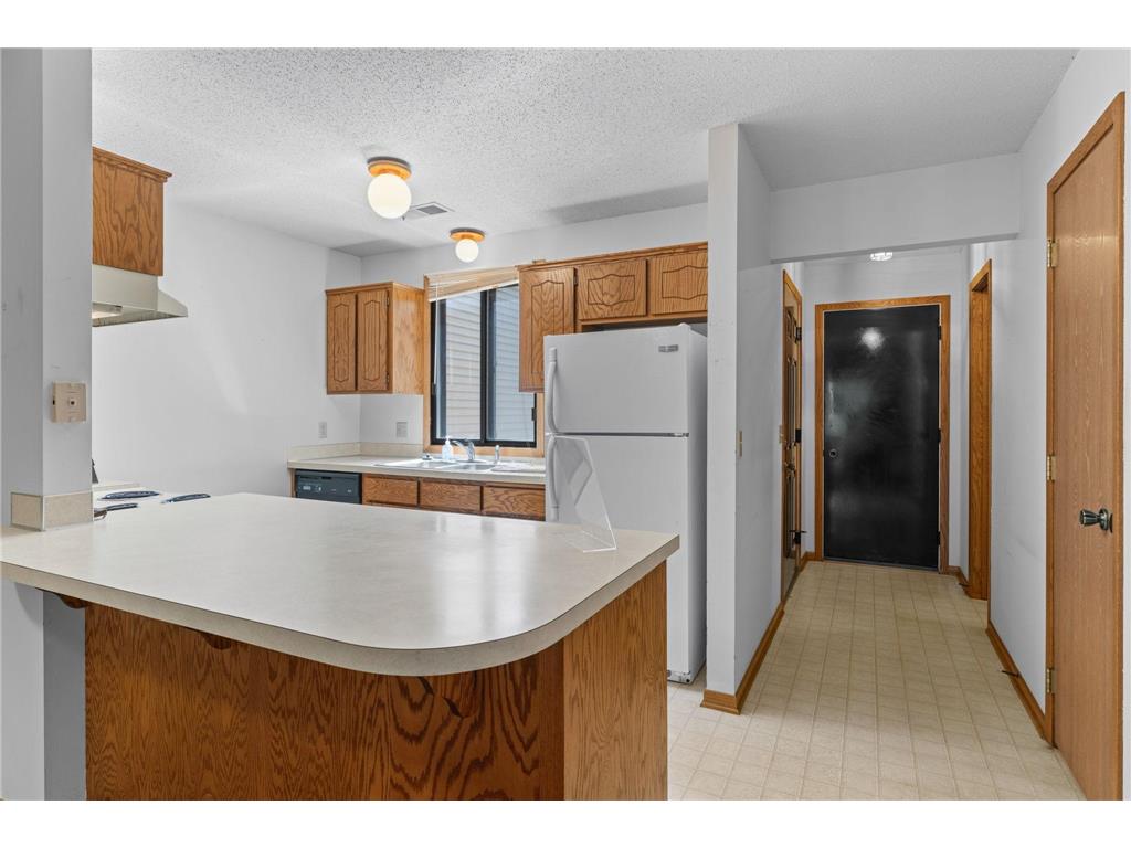 112 South Drive #D Circle Pines MN 55014 7091063 image6