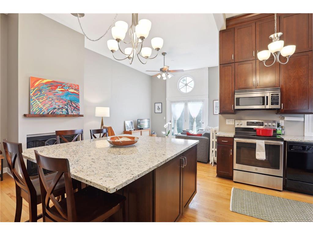 112 Western Avenue N #4 Saint Paul MN 55102 6378815 image1