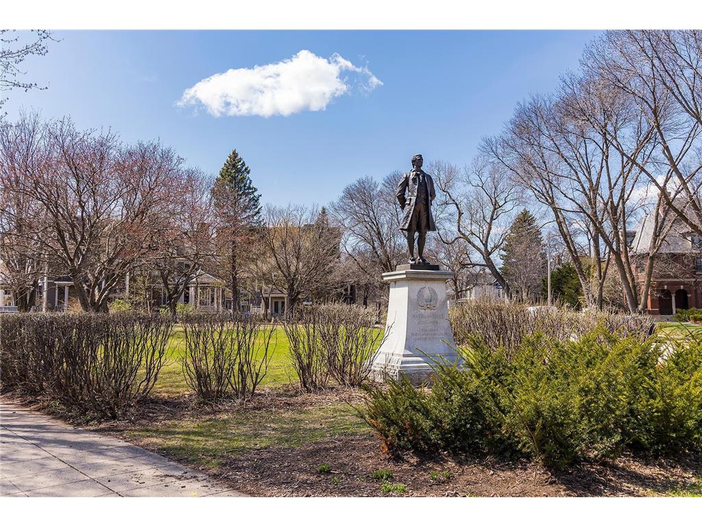 112 Western Avenue N #4 Saint Paul MN 55102 6825997 image40