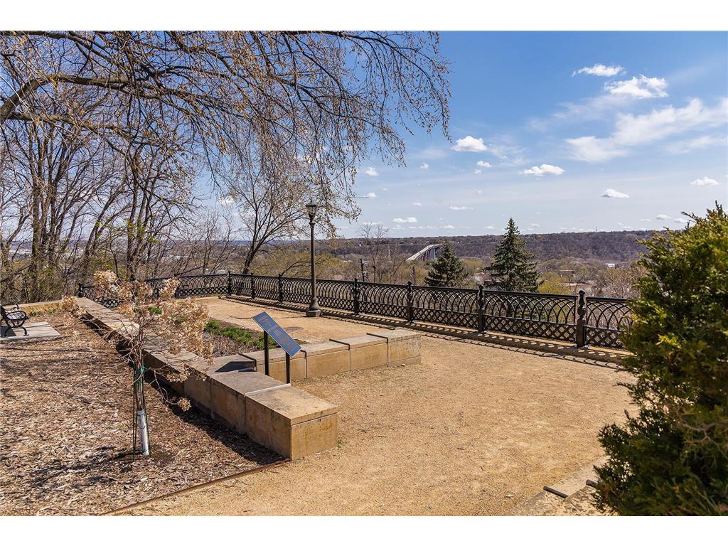 112 Western Avenue N #4 Saint Paul MN 55102 6825997 image47