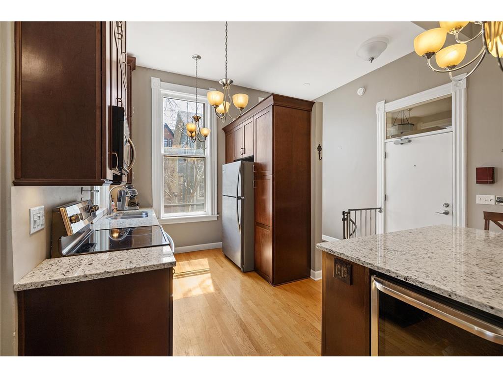 112 Western Avenue N #4 Saint Paul MN 55102 6825997 image8