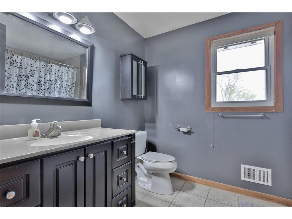 1120 Ashland Street Hastings MN 55033 7055922 image32