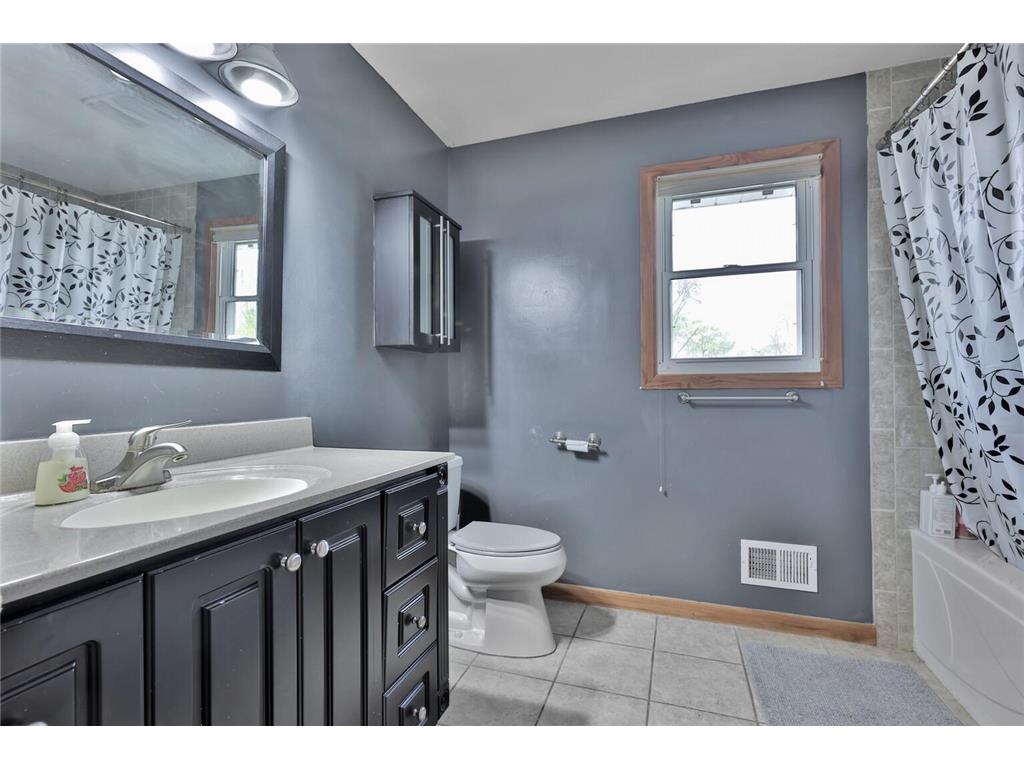 1120 Ashland Street Hastings MN 55033 7055922 image33