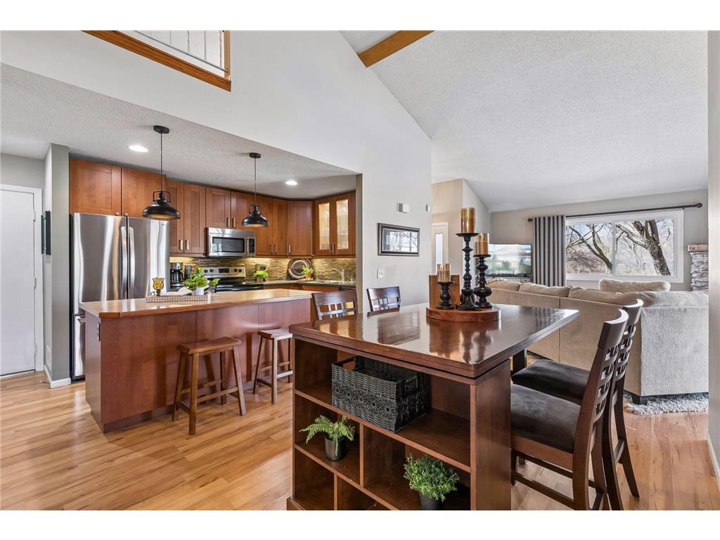 1120 Aston Place Burnsville MN 55337 7013804 image10