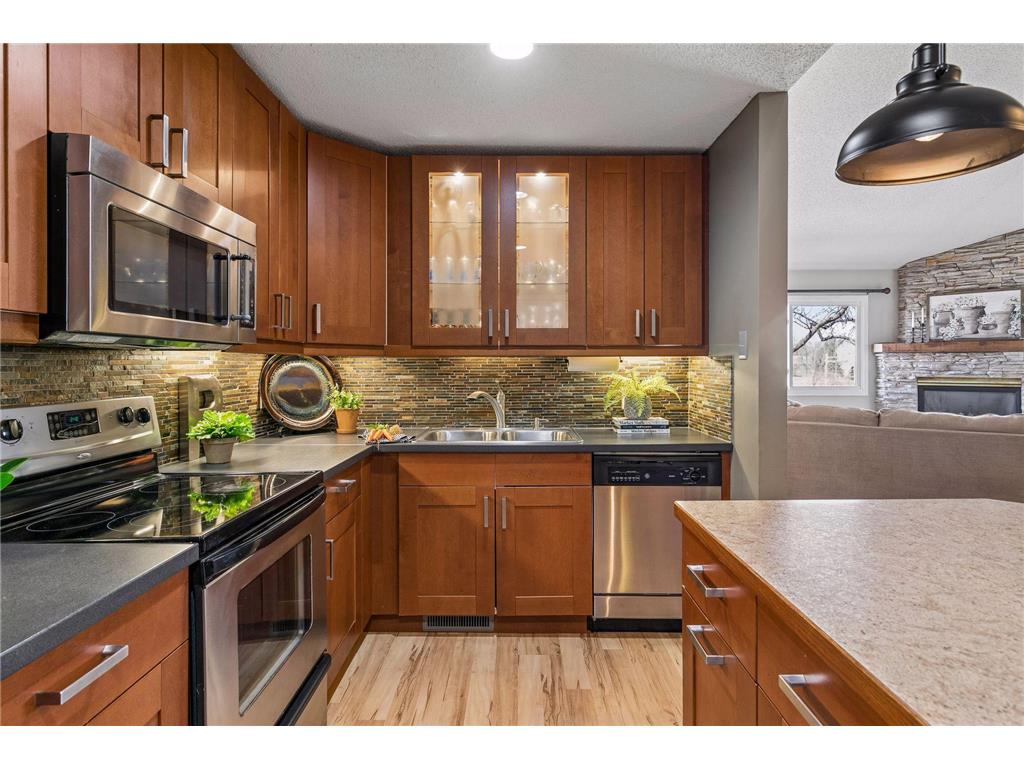 1120 Aston Place Burnsville MN 55337 7013804 image15