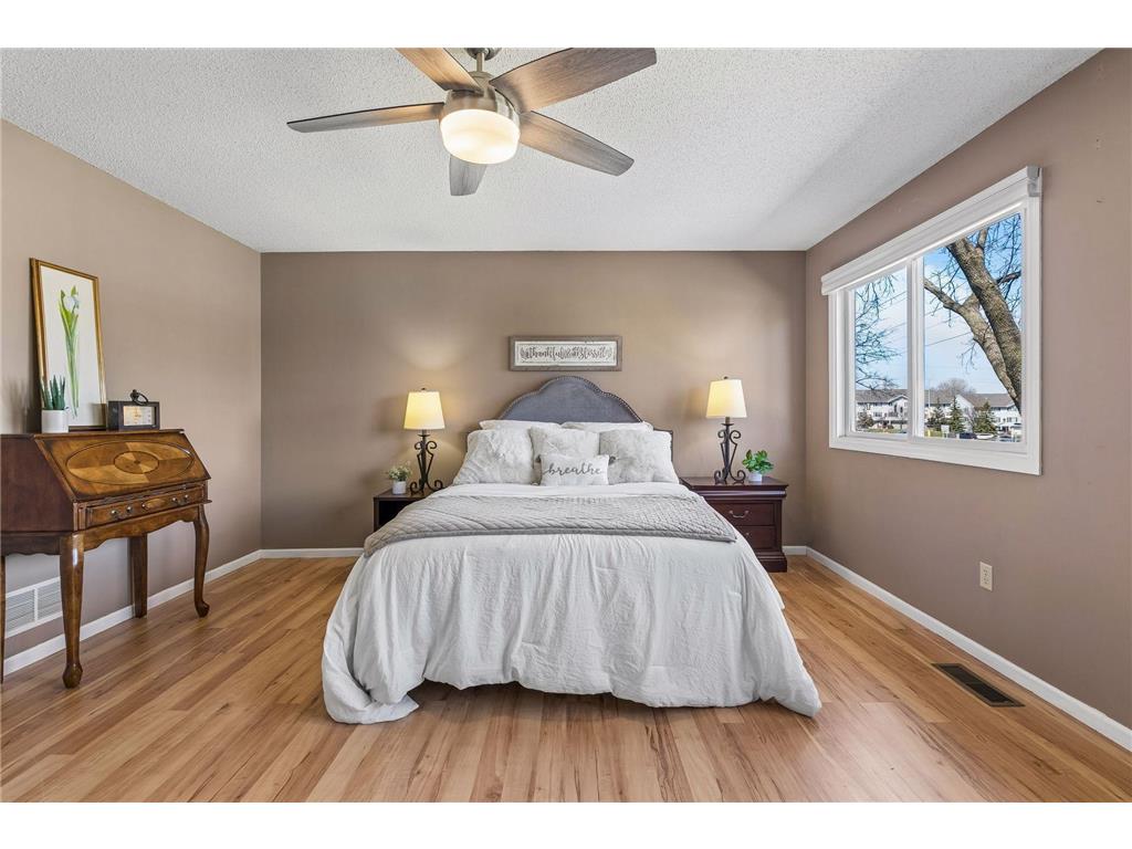 1120 Aston Place Burnsville MN 55337 7013804 image18