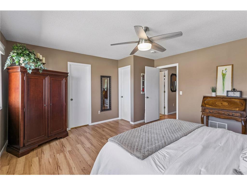 1120 Aston Place Burnsville MN 55337 7013804 image19