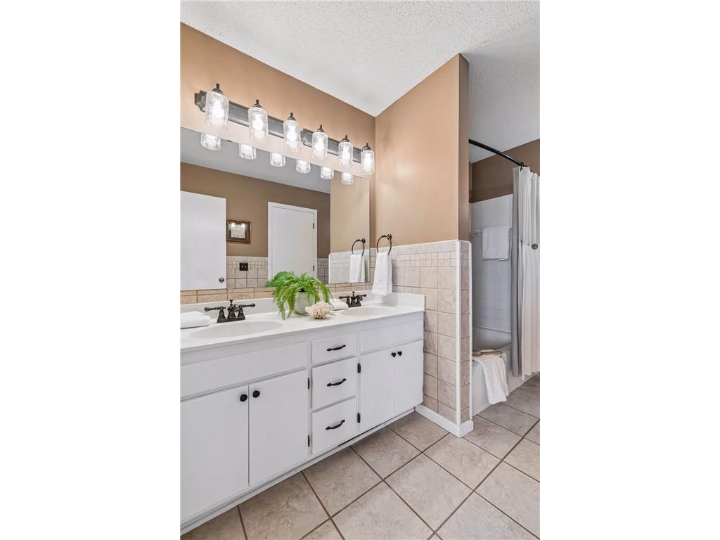 1120 Aston Place Burnsville MN 55337 7013804 image21