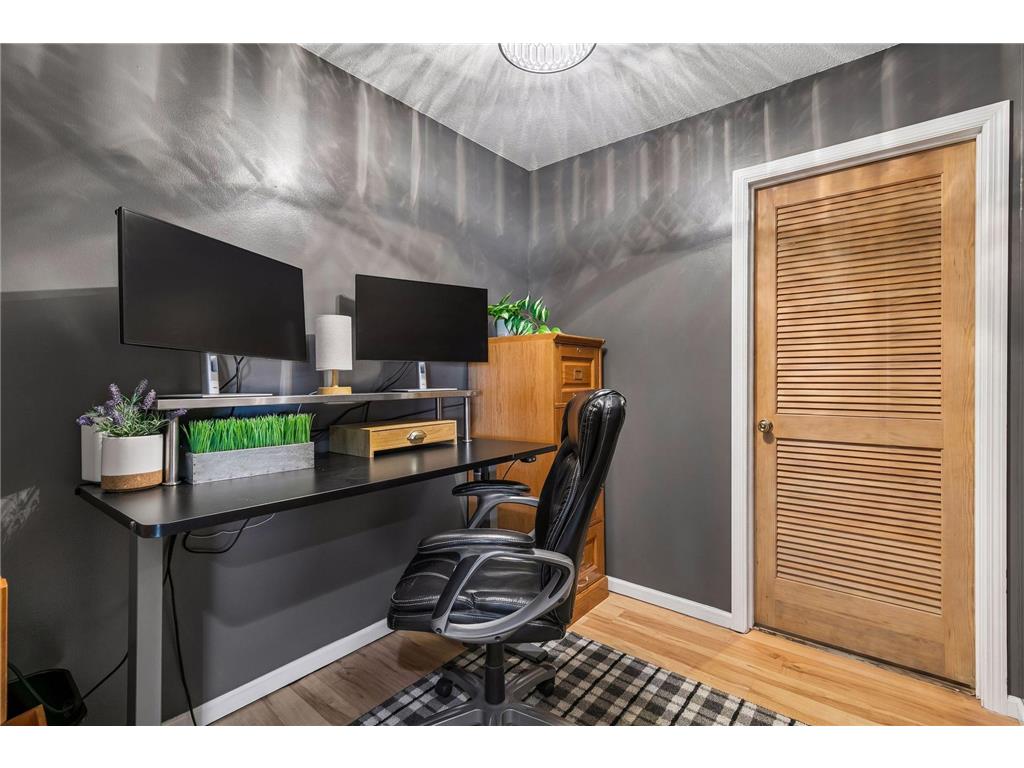 1120 Aston Place Burnsville MN 55337 7013804 image22