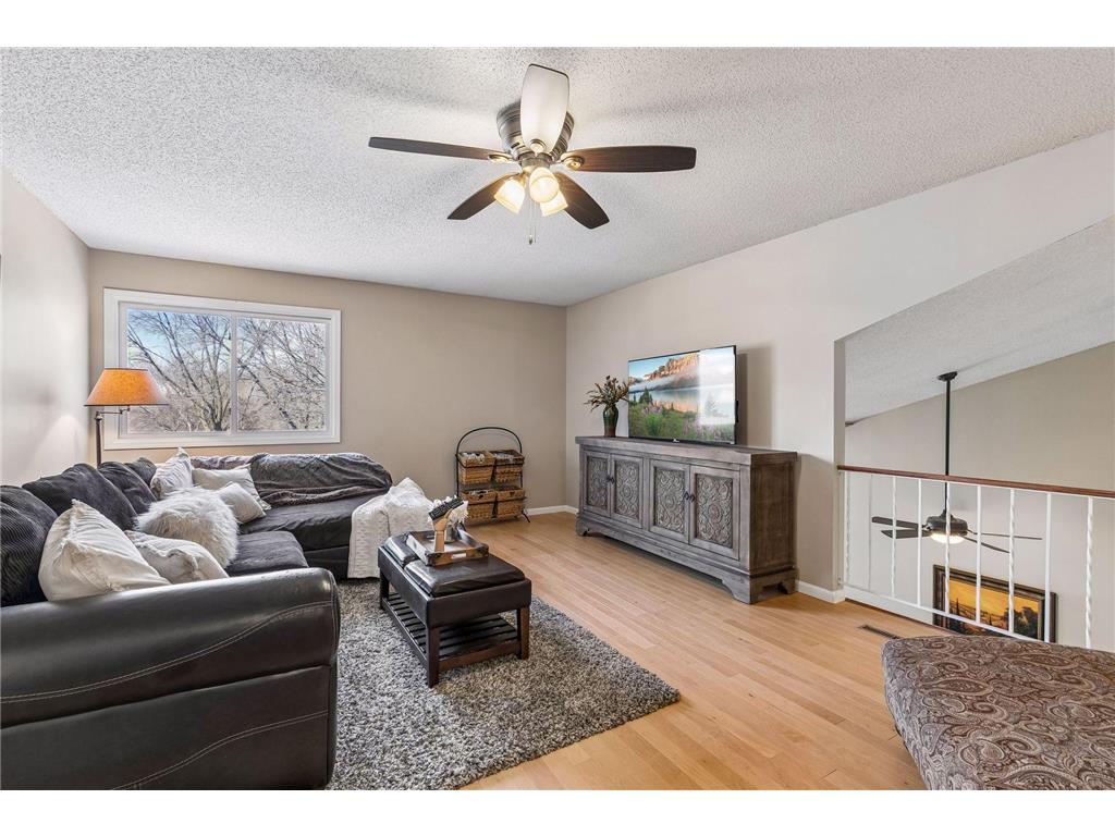 1120 Aston Place Burnsville MN 55337 7013804 image23
