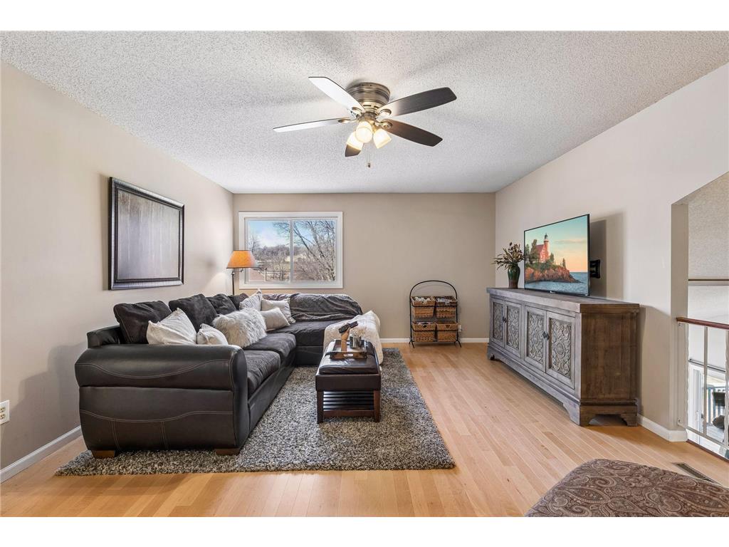 1120 Aston Place Burnsville MN 55337 7013804 image24