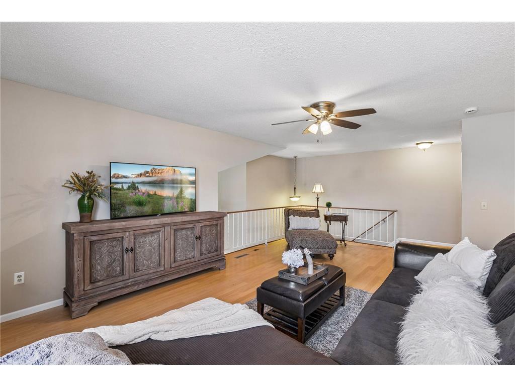 1120 Aston Place Burnsville MN 55337 7013804 image25
