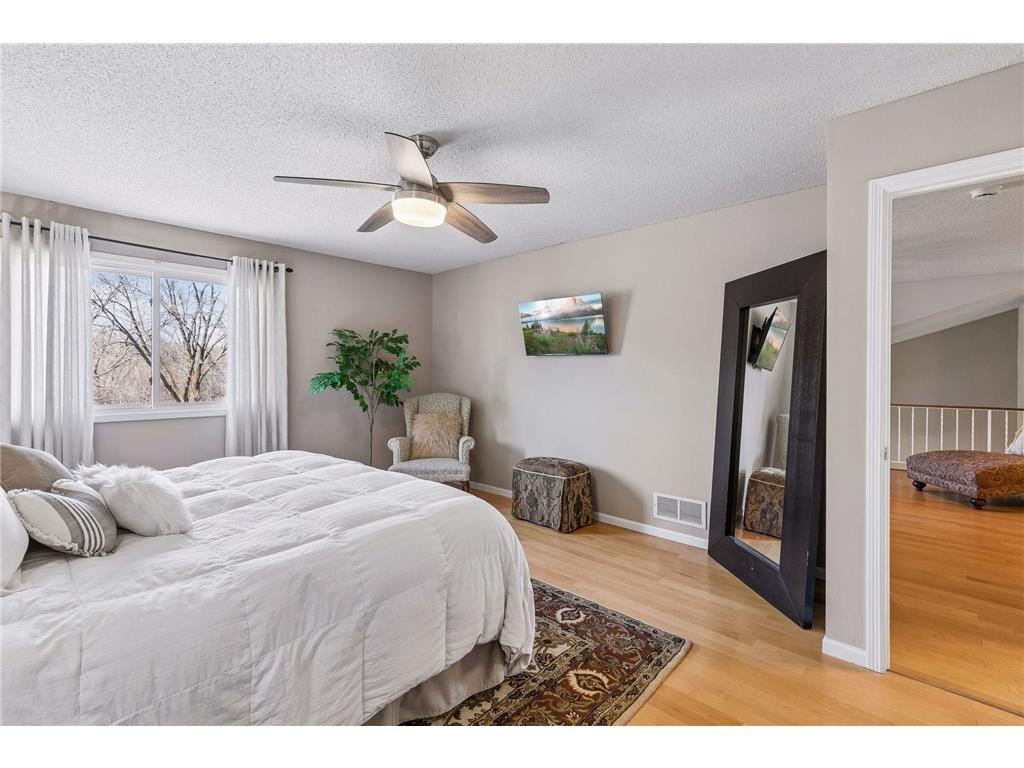 1120 Aston Place Burnsville MN 55337 7013804 image27