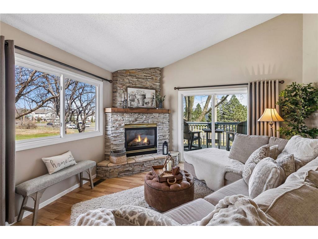 1120 Aston Place Burnsville MN 55337 7013804 image4