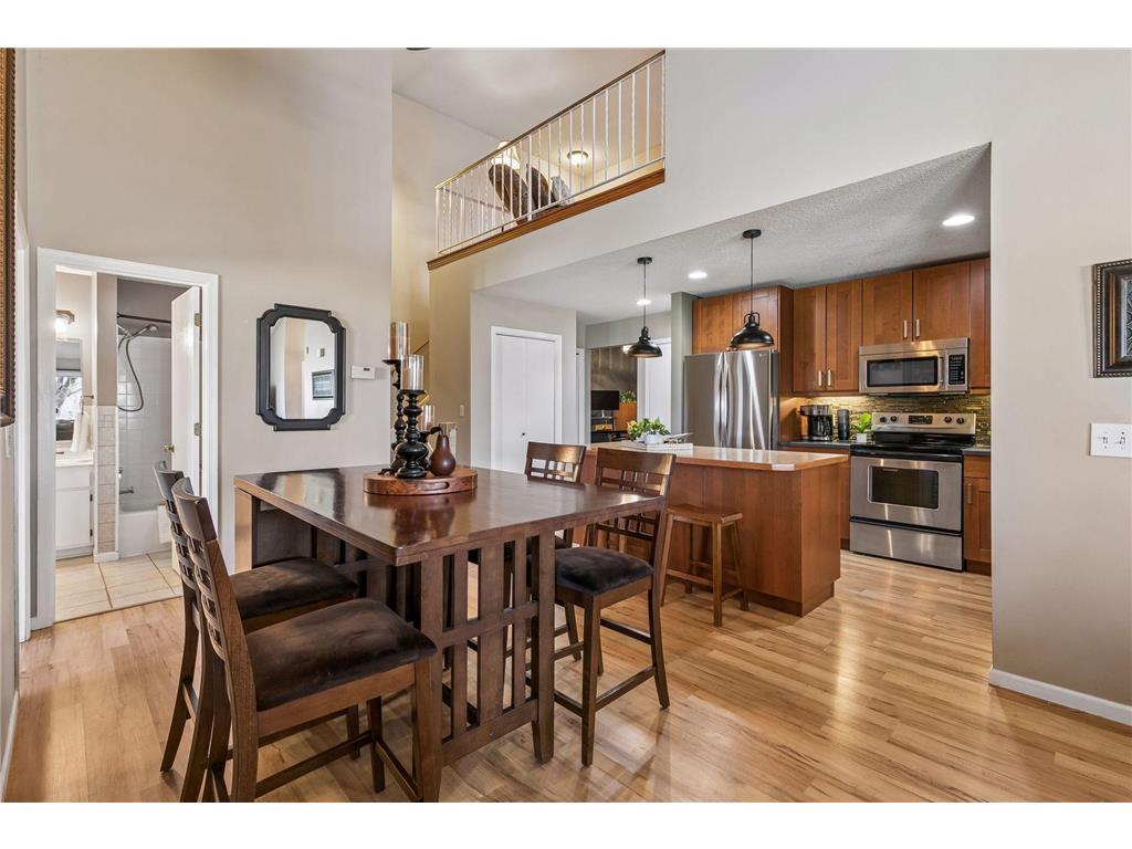 1120 Aston Place Burnsville MN 55337 7013804 image9