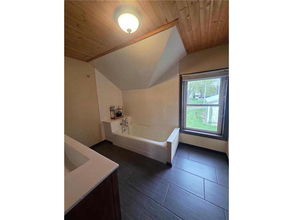1120 Foster Street Cumberland WI 54829 7068177 image25