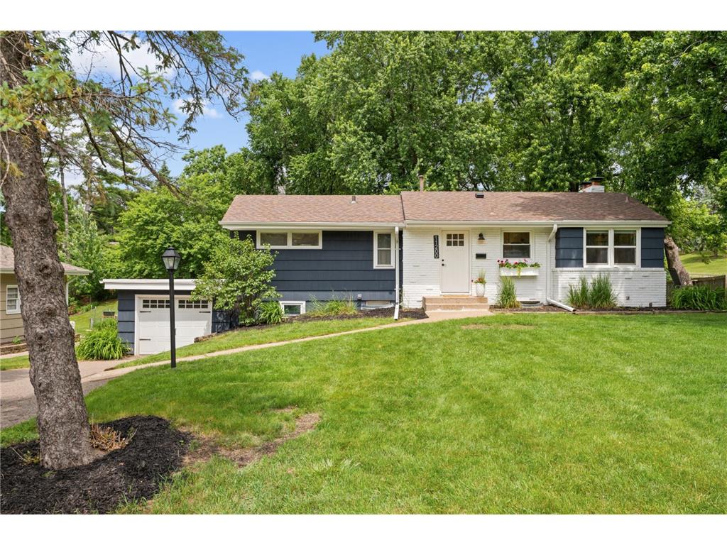 11200 Oakvale Road N Minnetonka MN 55305 7072104 image1