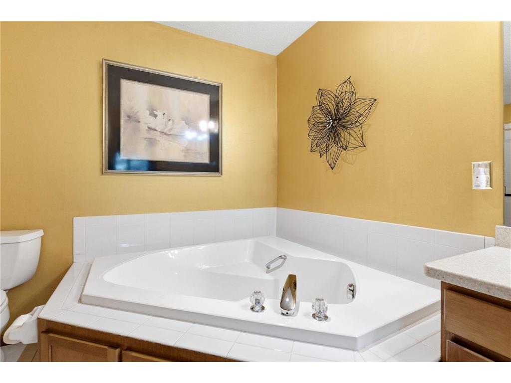 11204 Virginia Road Bloomington MN 55438 7040564 image23