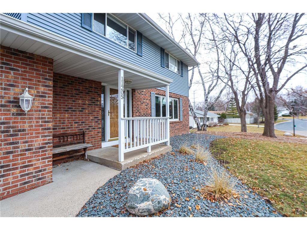 11205 Carver Court Burnsville MN 55337 6489624 image1