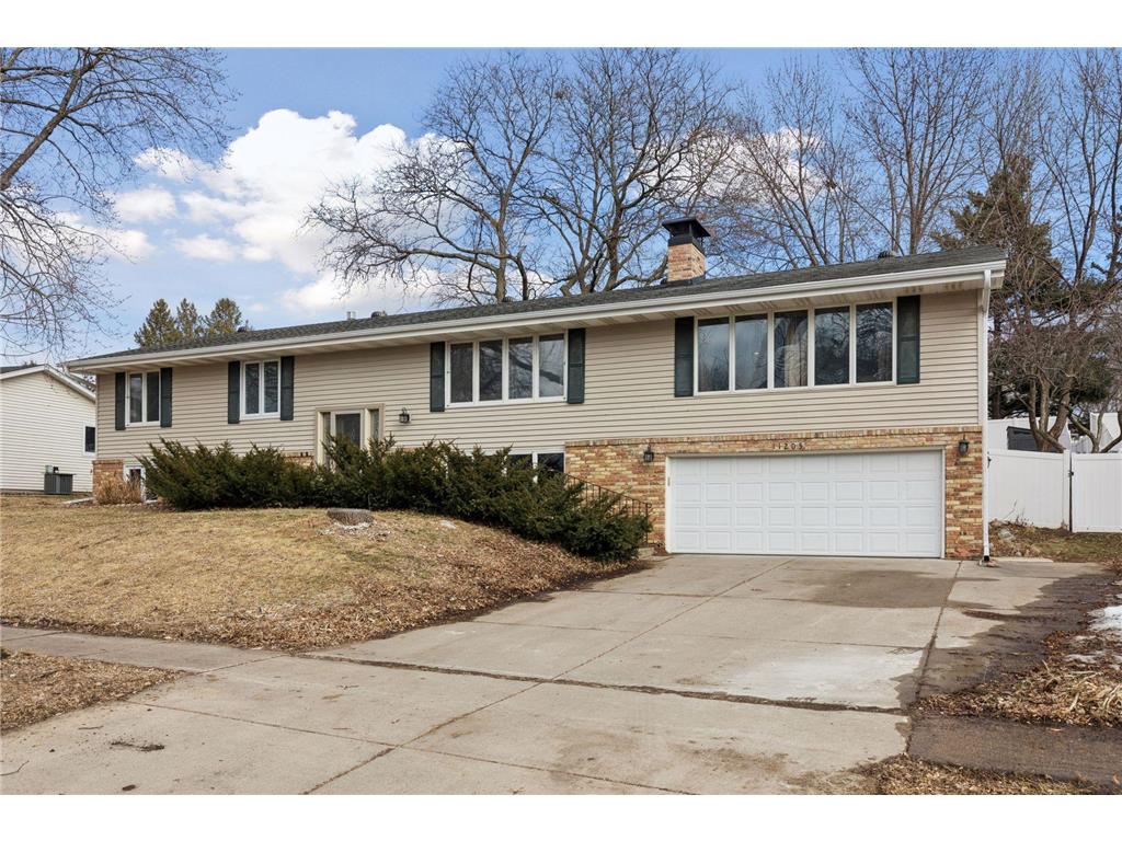 11205 River Hills Drive Burnsville MN 55337 7031178 image1