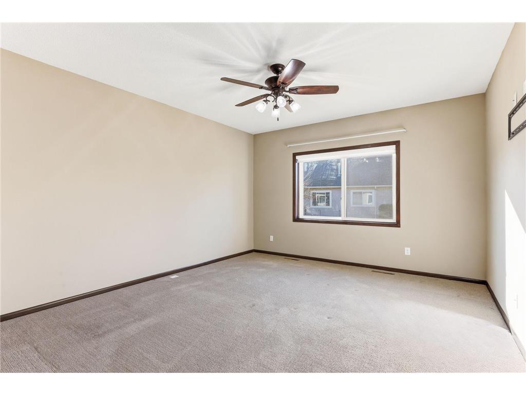 11206 Bushel Curve Woodbury MN 55129 7027321 image24