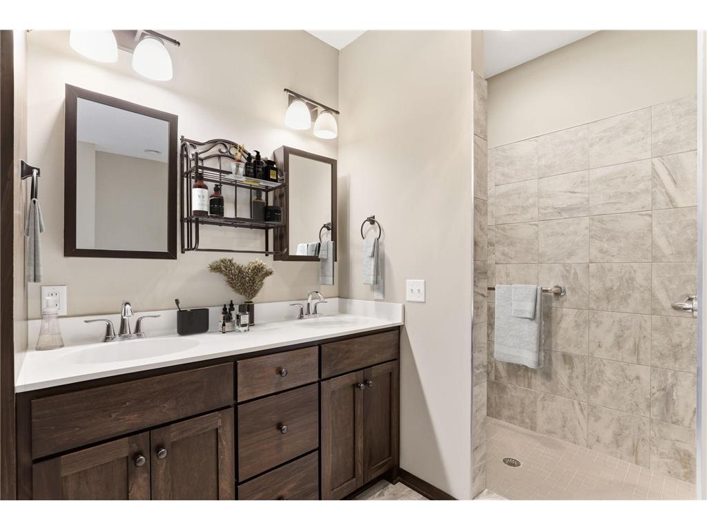11206 Bushel Curve Woodbury MN 55129 7027321 image29