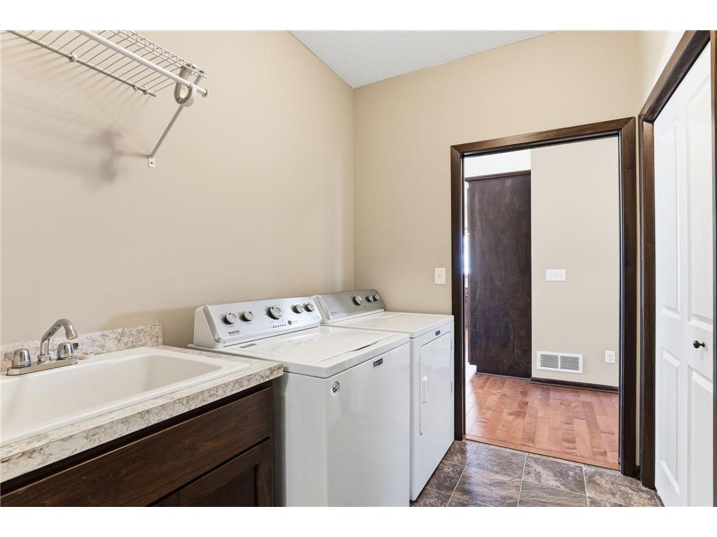 11206 Bushel Curve Woodbury MN 55129 7027321 image32