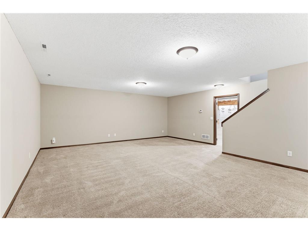 11206 Bushel Curve Woodbury MN 55129 7027321 image35