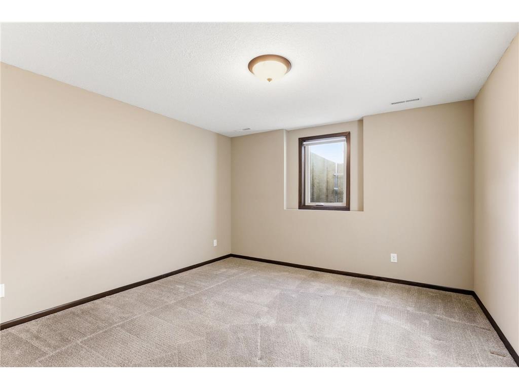 11206 Bushel Curve Woodbury MN 55129 7027321 image37