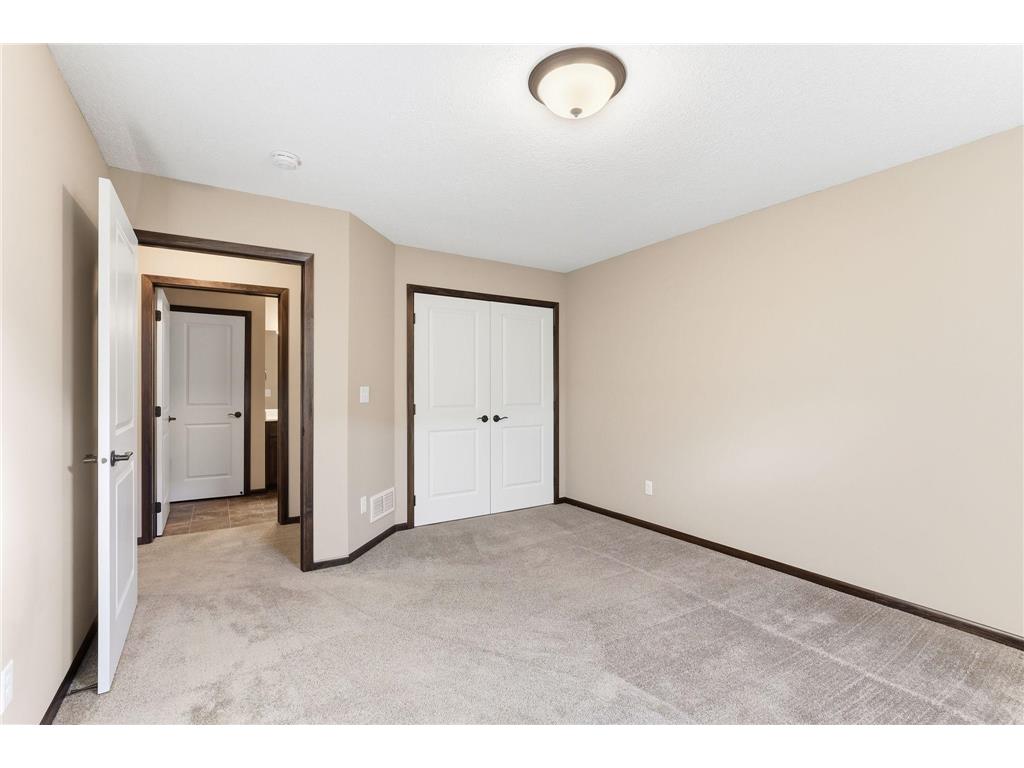 11206 Bushel Curve Woodbury MN 55129 7027321 image38